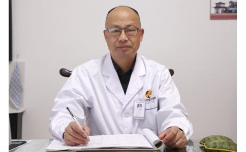 喜訊！熱烈祝賀馬志忠主任榮獲第二屆國(guó)醫(yī)大師劉志明（湘潭）中醫(yī)藥發(fā)展貢獻(xiàn)獎(jiǎng)，并入選全國(guó)基層名老中醫(yī)藥專家傳承工作室建設(shè)項(xiàng)目
